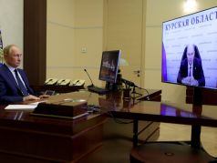 Беседа Владимира Путина с ВРИО губернатора Курской области Алексеем Смирновым, 8.08.24. Фото: kremlin.ru