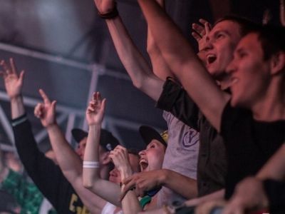 Зрители на рок-концерте. Фото: 66.Ru
